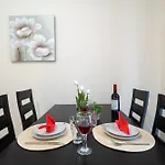 Maria Dina 1 アパート *