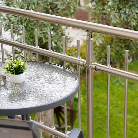 Maria Dina 1 Apartment *