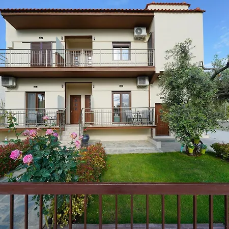 Appartement Maria Dina 1 *